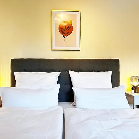 شقة 60qm Mit 2 Betten In - - High Ceiling *