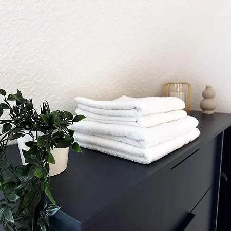 60qm Mit 2 Betten In - - High Ceiling Viersen