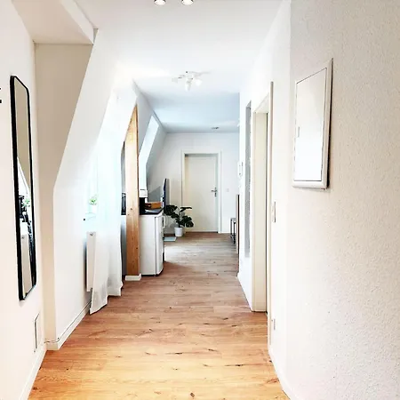 60qm Mit 2 Betten In - - High Ceiling Viersen