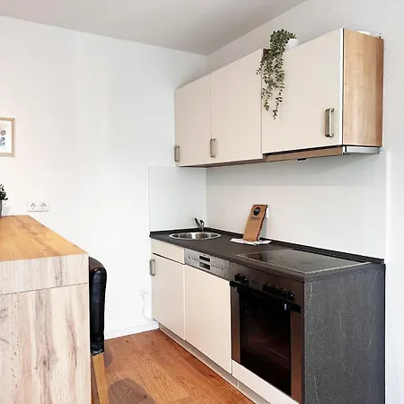 60qm Mit 2 Betten In - - High Ceiling Apartment *