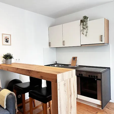 60qm Mit 2 Betten In - - High Ceiling *