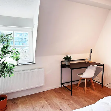 60qm Mit 2 Betten In - - High Ceiling Apartment Viersen