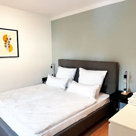 60qm Mit 2 Betten In - - High Ceiling * فيرزن