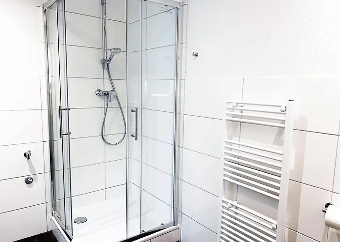 60qm Mit 2 Betten In - - High Ceiling * فيرزن