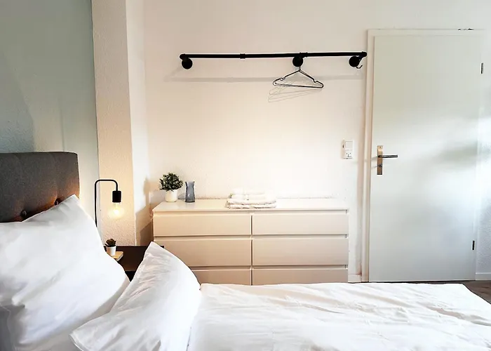 شقة 60qm Mit 2 Betten In - - High Ceiling فيرزن